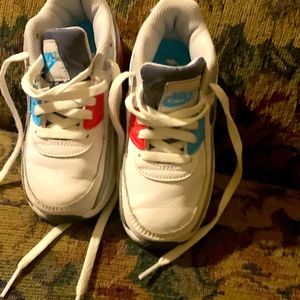 Nike little boys sneakers size 11 color white